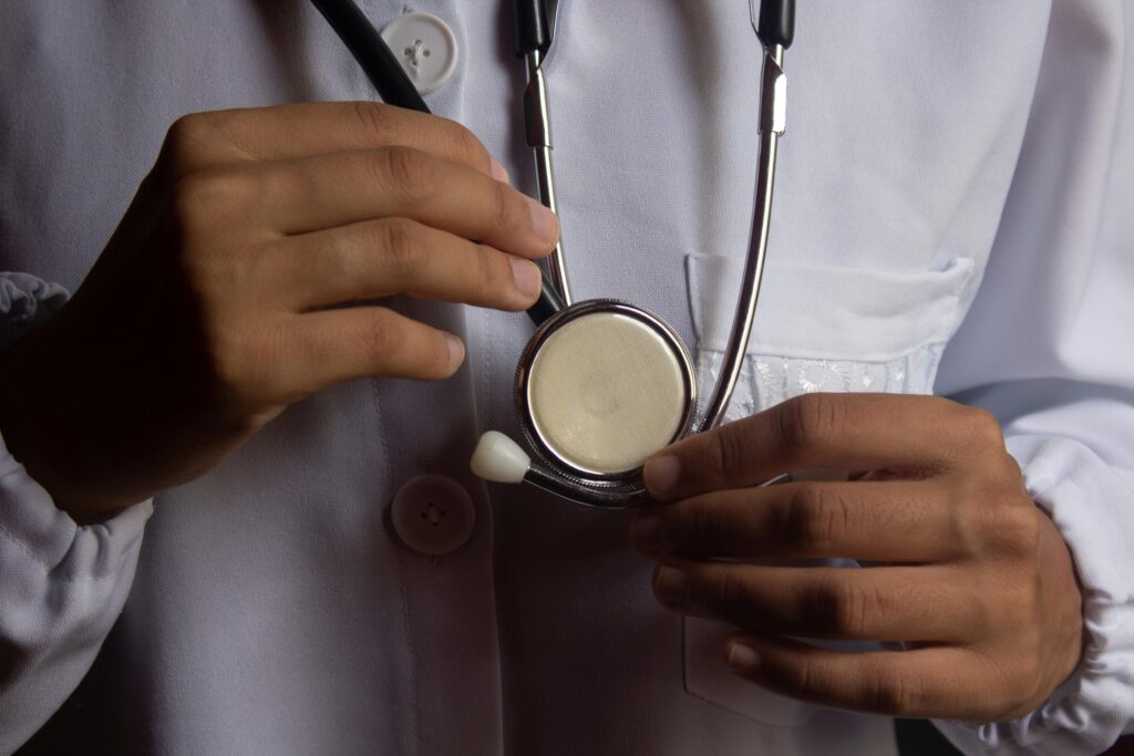 A doctor holding a stethoscope. Window-of-opportunity analysis looks at how doctors and other rmedical staff interpreted and reacted to conditions that led to an alleged injury.